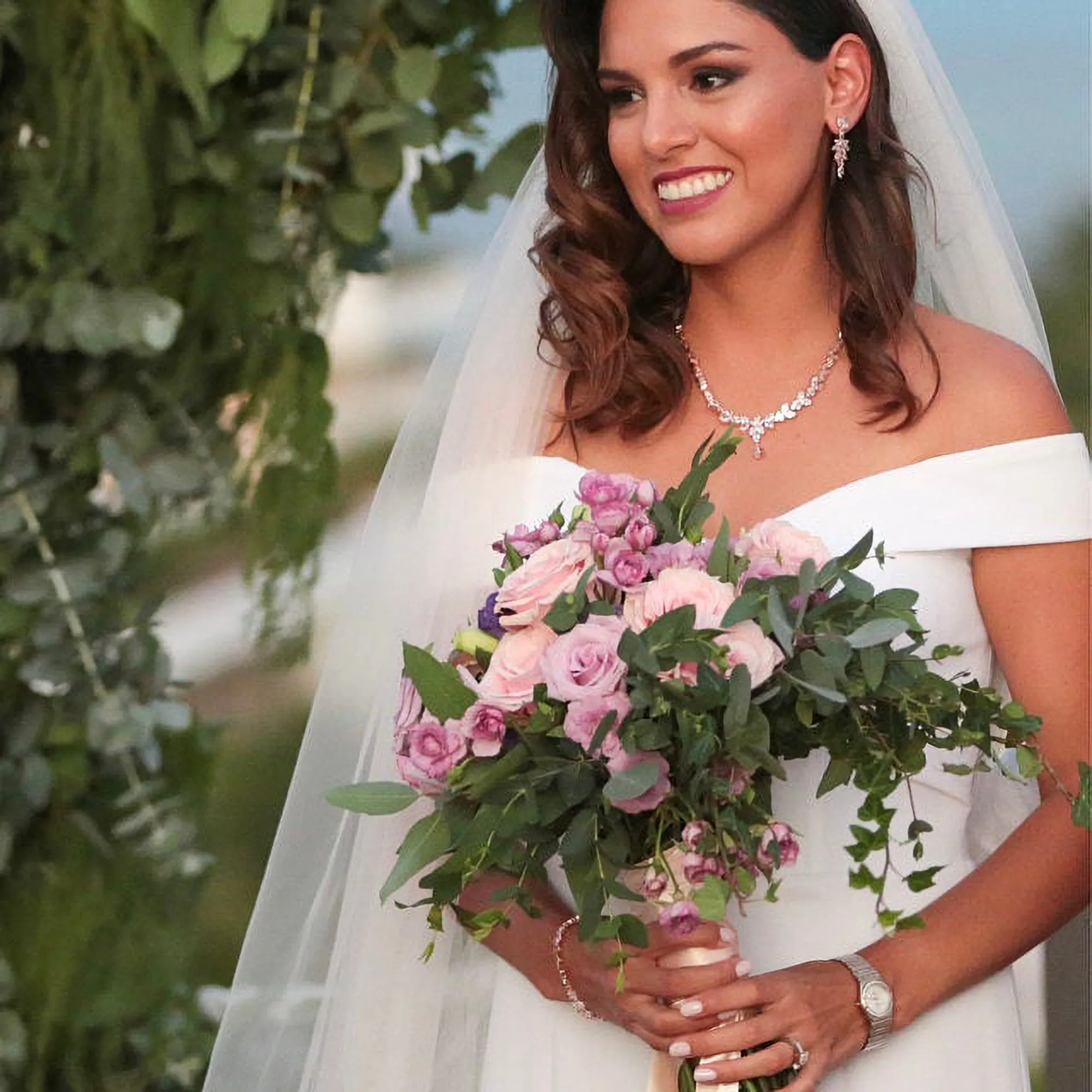 Jamie - Crystal Pearl Bridal Earrings