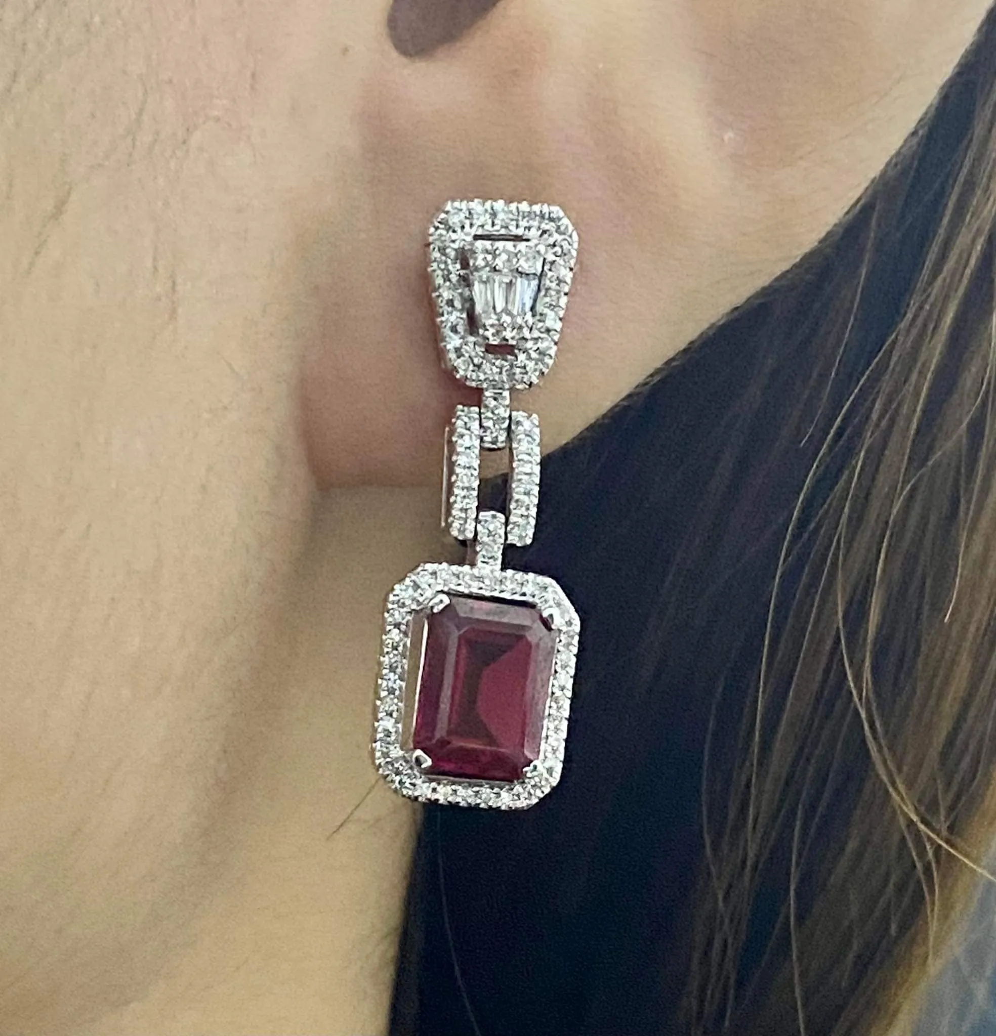 #LVNA2024 | Chain Emerald Red Ruby Gemstones Diamond Earrings 14kt