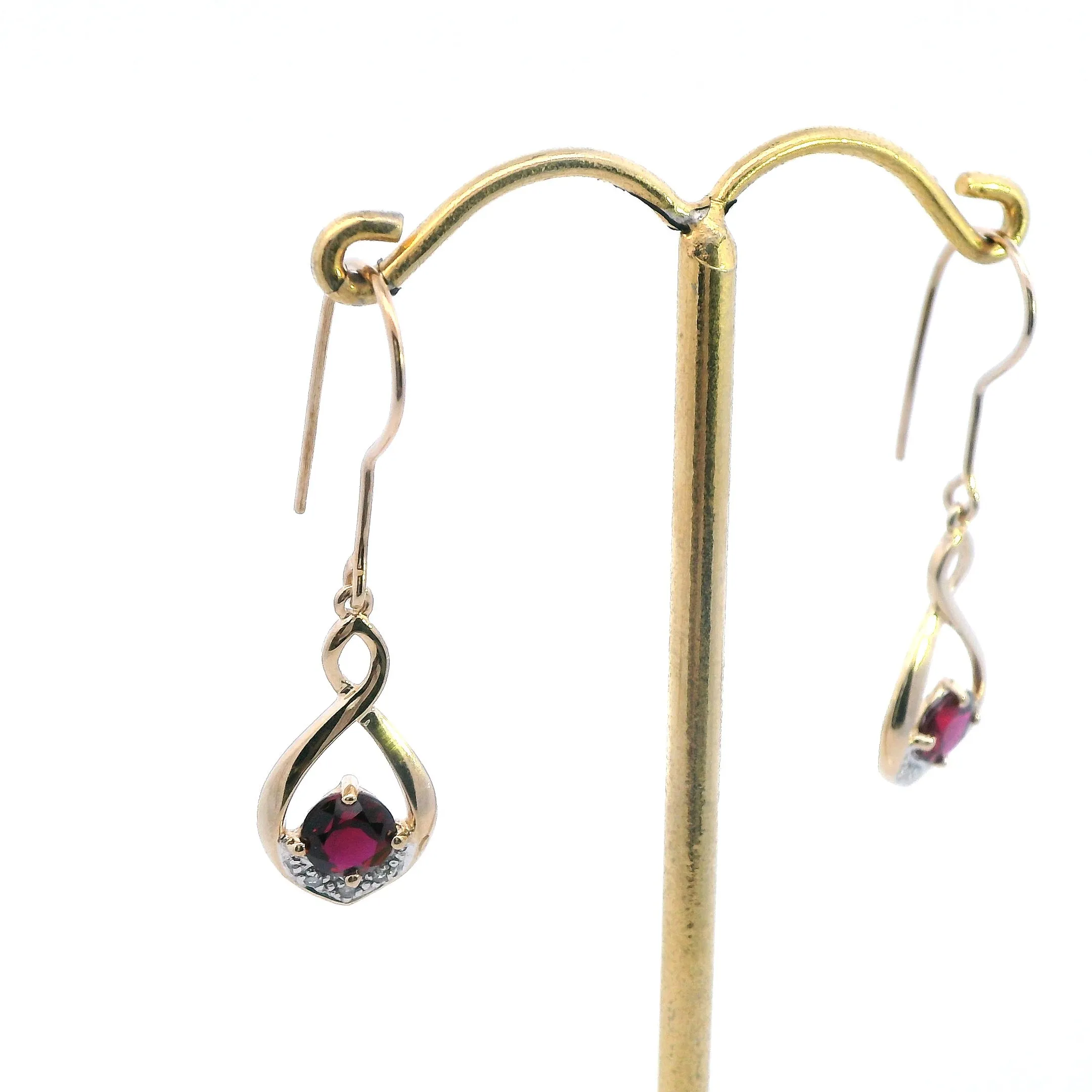 Stunning 9ct Yellow Gold Synthetic Ruby & Diamond Drop Earrings