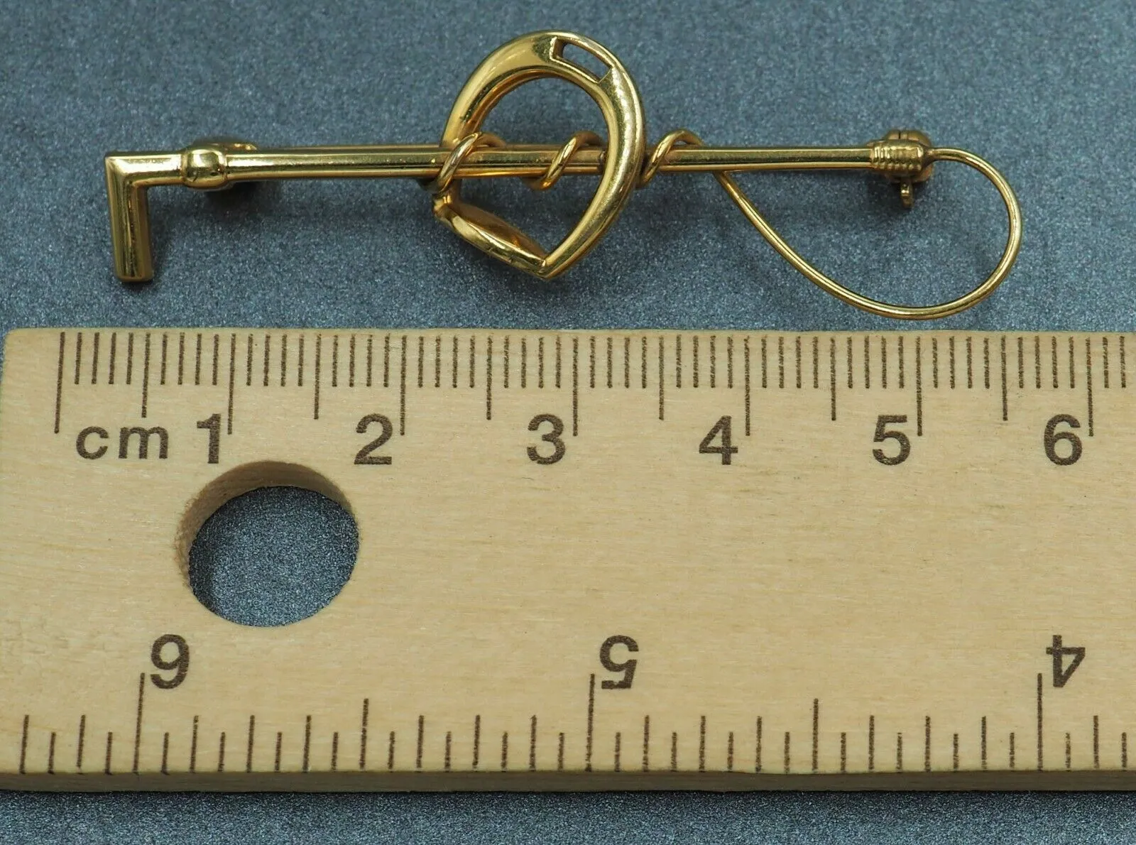 Vintage 9ct Yellow Gold Whip & Stirrup Brooch