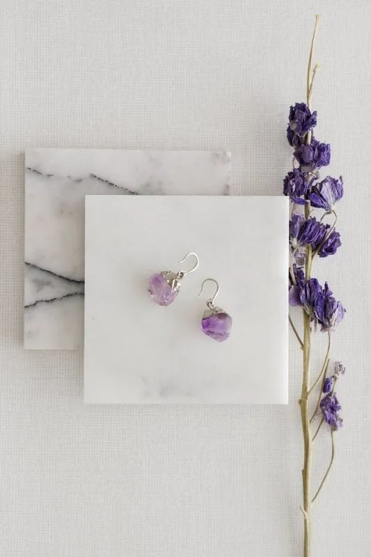 Xander Kostroma - 925 Sterling Silver Raw Cut Amethyst Rock Earrings - Ideal for Women - Reduces Stress and Balances Mood - Handcrafted Unique Jewelry - 4cm Drop - Perfect Gift for Healing and Style